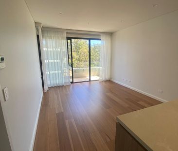 Hotel living with water views, pool, gym, sauna, spa, virtual golf ... - Photo 5