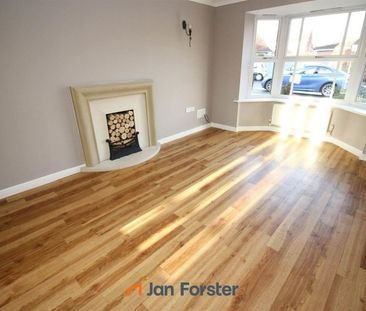 4 Bedroom House - Detached - Photo 3