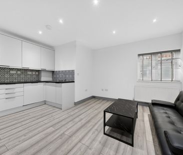 York Place, Ilford IG1 - Photo 2