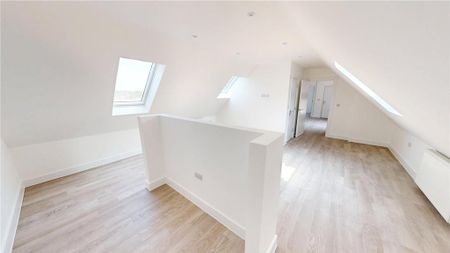 2 bedroom penthouse to rent - Photo 4