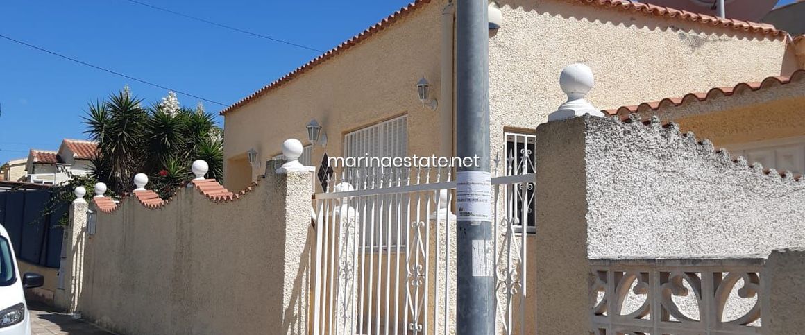 Bungalow in San Fulgencio, Urb. La Marina, for rent - Photo 1