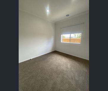 Brand New 4-Bedroom Family Home for Lease in Werribee (RIVERWALK ES... - Photo 3