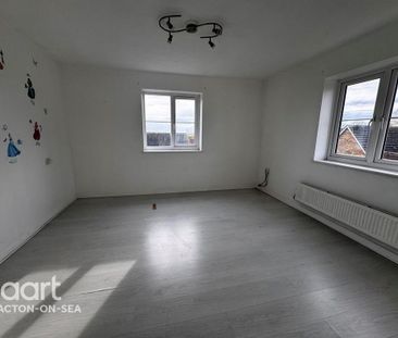 3 bedroom semi-detached house to rent - Photo 3