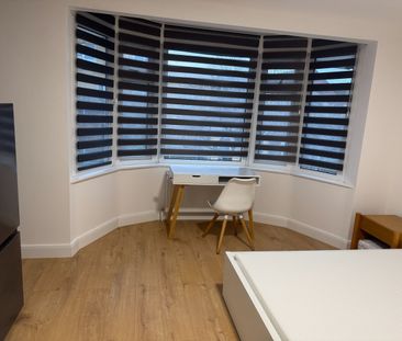 Room in a Shared House, Balnacraig Avenue, NW10 - Photo 4