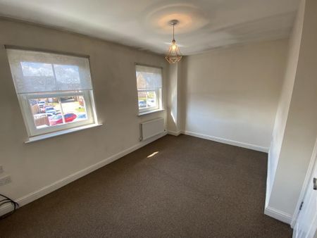 3 bedroom terraced house to rent - Photo 3