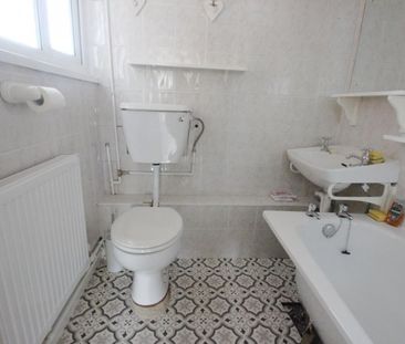 1 bedroom Flat To Let - Photo 4