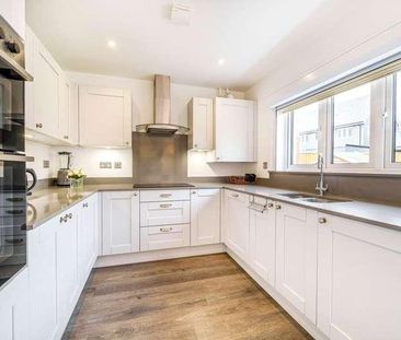 Lakeview Lane, Mytchett, Camberley, Surrey, GU16 - Photo 3