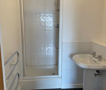 2 Bed Flat, Memorial Heights, IG2 - Photo 6