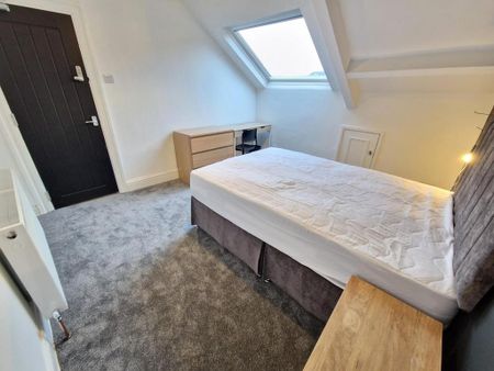 1 bedroom in a house share to rent - Photo 5