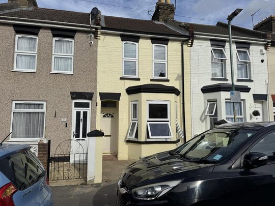 3 bedroom terraced house to rent - Photo 1