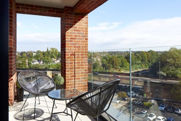 Flat to rent - St. Marks Road, Bromley, BR2 - Photo 1