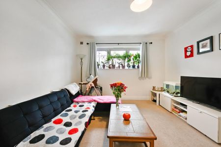 3 bedroom apartment to rent - Photo 4