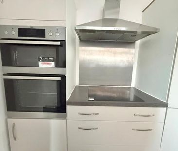 1 bedroom in a house share to rent - Photo 5
