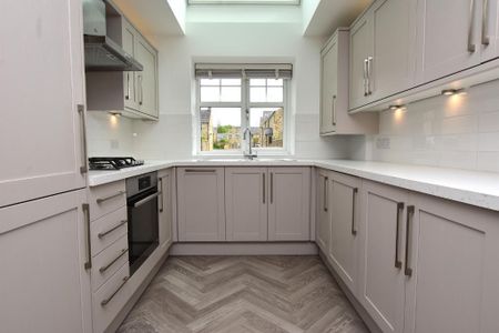 3 bedroom semi-detached house to rent - Photo 4