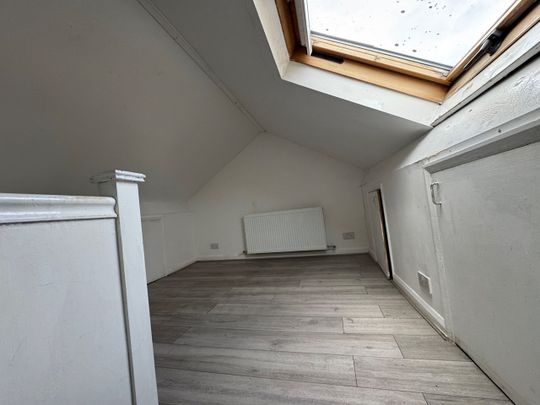 5 Bed Terraced House, Stirling Road, E13 - Photo 1