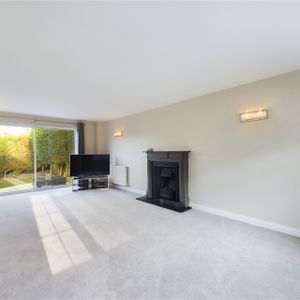 Mountbatten Rise, Berkshire Mountbatten Rise, Berkshire - Photo 3