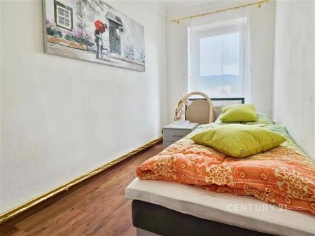 Podkrovní 3+kk s osobitým stylem. Přineste si jen kufry (Dubí – Bystřice) - Photo 3
