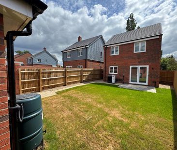 3 bedroom detached house to rent - Photo 4