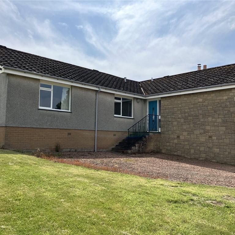 3 bedroom bungalow to rent - Photo 1