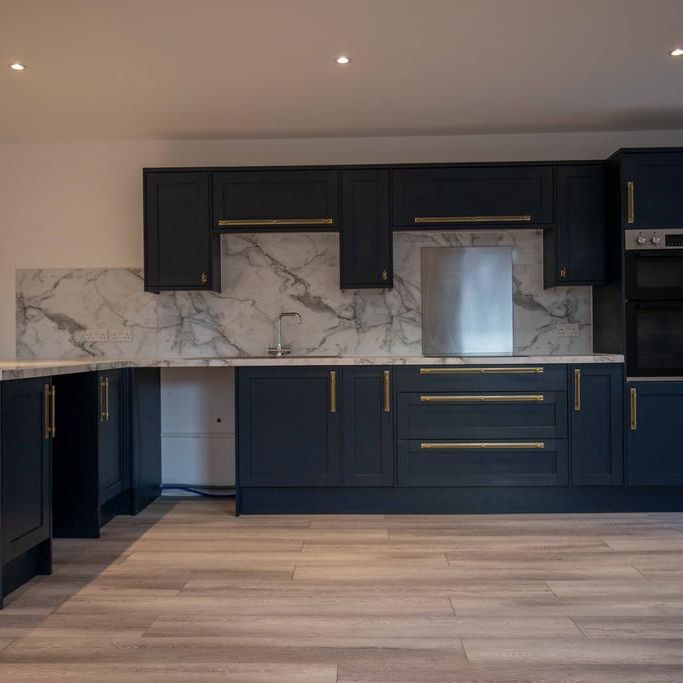 3 bedroom flat to rent - Photo 1