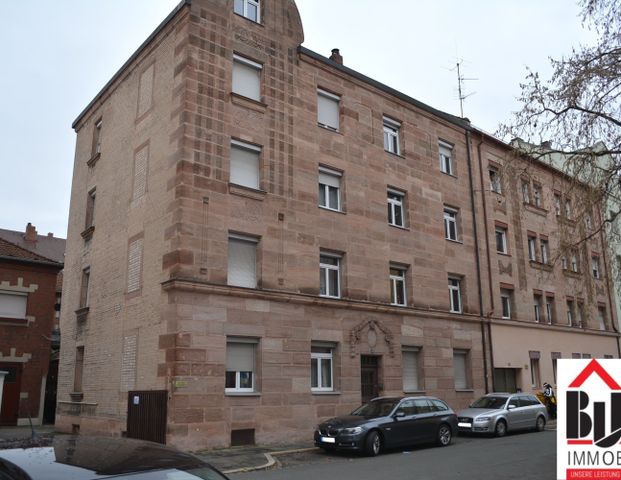 *Renoviert - 2 Zimmer - Bad mit Wanne und Fenster - Kücheneinrichtung möglich - frei* - Foto 1