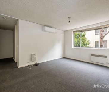 Location Location! - Photo 2