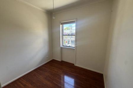 City Apartment in a Highly Sought-After Location - Photo 2