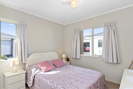 Great location - bright and sunny - Photo 3