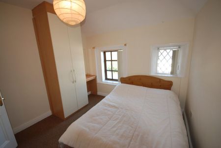 A Larch Hill House, Oscar Traynor Road, Santry, D.9 - Photo 2