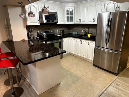 For Lease - 974 Creebridge Crescent, Newmarket, Ontario - Photo 5