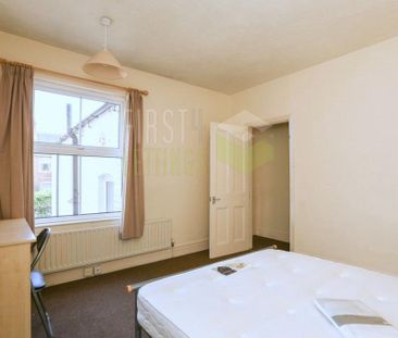 4 bedroom terraced house to rent - Photo 4