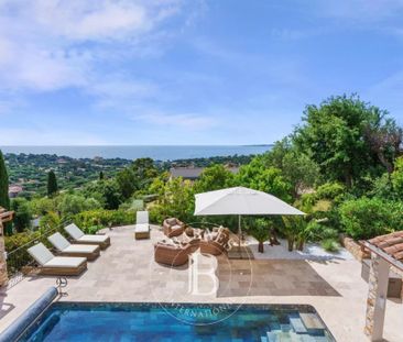 LES ISSAMBRES - VILLA DE CHARME - VUE MER - Photo 5