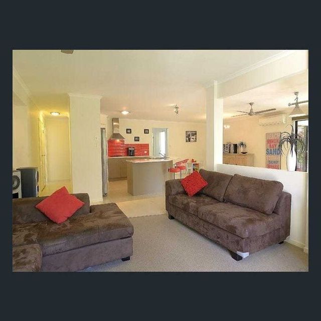 Spacious 4 Bedroom Family Home Plus Office/ Study! - Photo 1