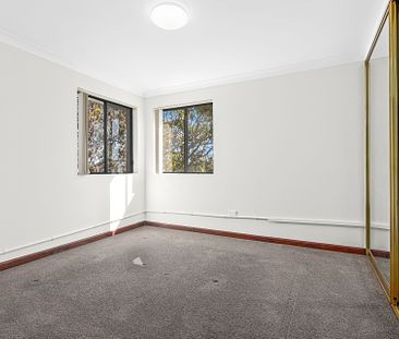 Extra Large 3 Bedroom Apartment - Photo 1