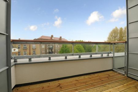 2 bedroom flat in Islington - Photo 2