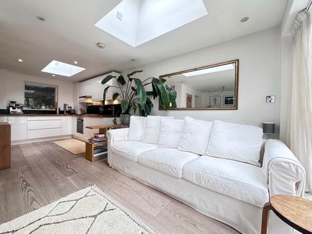 2 Bed Flat, Derwent Grove, SE22 - Photo 3