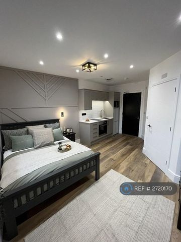 1 bedroom in a house share to rent - Photo 3