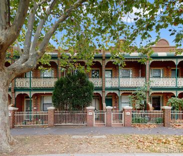 A SPARKLING INNER CITY PERFORMANCE - Photo 6