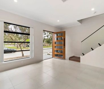 Bright, Modern & Perfectly Located Three Bedroom Home! - Photo 2