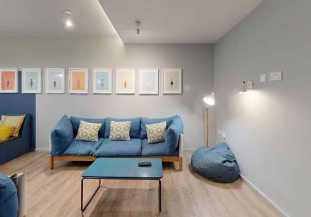 Gold 2 Bed Apartment - Photo 3