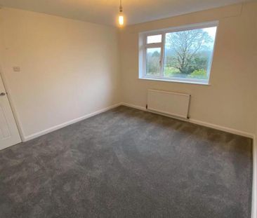 3 bedroom detached bungalow to rent - Photo 2