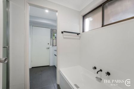 Large Family Home in Quiet Street - Photo 5