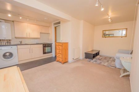 Studio Flat, Palmers Road, N11 - Photo 4