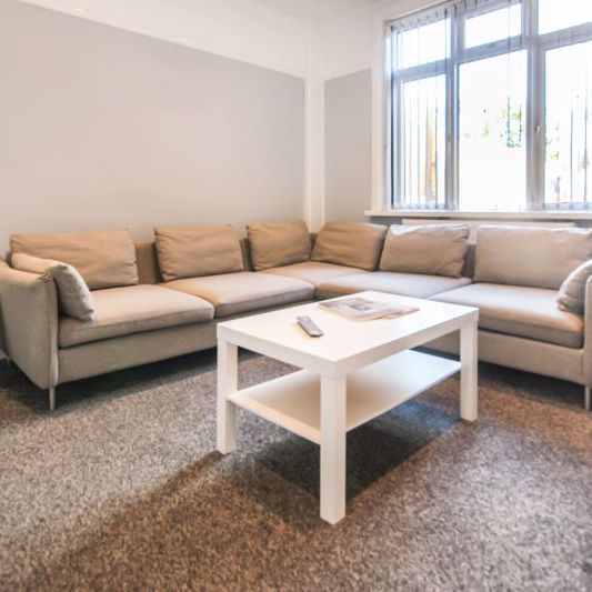 Winton, Bournemouth - Photo 1