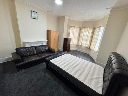 Room in a Shared Flat, London, IG1 - Photo 3