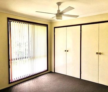 Spacious Three Bedroom Townhouse With Air Conditioning - Photo 2