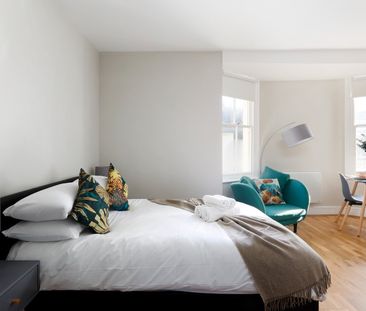 Studio Flat, Charlotte Street, BN2 - Photo 1