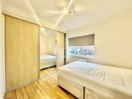 Chislehurst Avenue, London, N12 - Photo 3