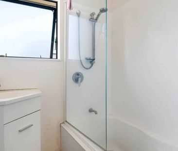 CLENDON CUTIE! 3 BEDROOM HOUSE FOR RENT - Photo 4