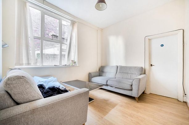6 bedroom terraced house to rent - Photo 1